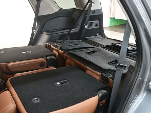 Used 2024 Nissan Pathfinder Platinum FWD image 78