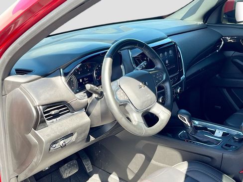 Used 2023 Chevrolet Traverse RS w/ LPO, Floor Liner Package AWD/4WD image 9