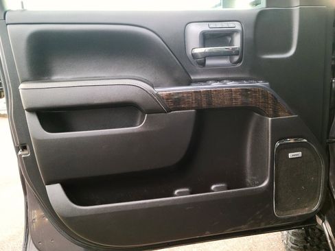 Used 2015 GMC Sierra 2500 Denali w/ Duramax Plus Package image 8