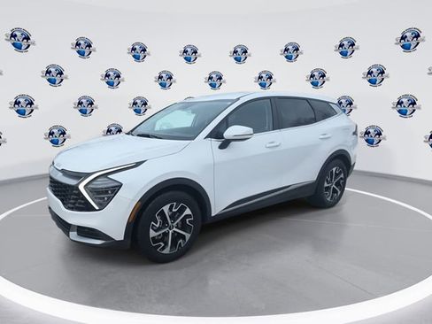 Certified 2024 Kia Sportage EX image 4