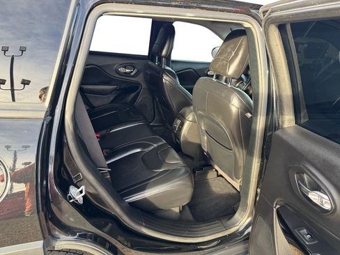 Used 2021 Jeep Cherokee Latitude Plus image 6