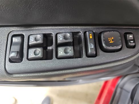 Used 2005 Chevrolet Silverado 2500 LS image 28