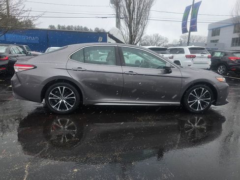 Used 2018 Toyota Camry SE w/ Protection Package (Q2) image 8