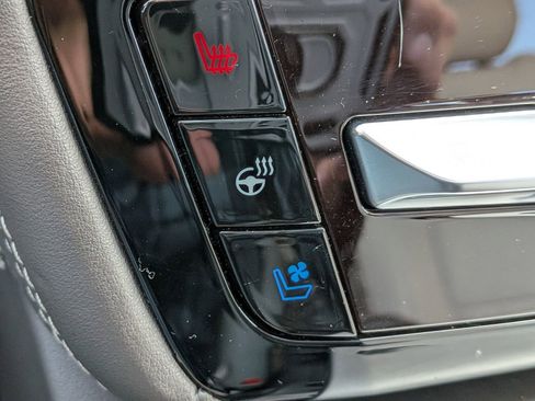 Certified 2023 Ford Explorer Platinum w/ Technology Package image 28