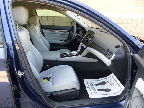 Used 2019 Honda Accord Hybrid image 33