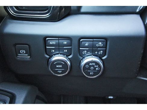 Used 2022 GMC Sierra 1500 AT4 w/ AT4 Premium Package AWD/4WD image 19