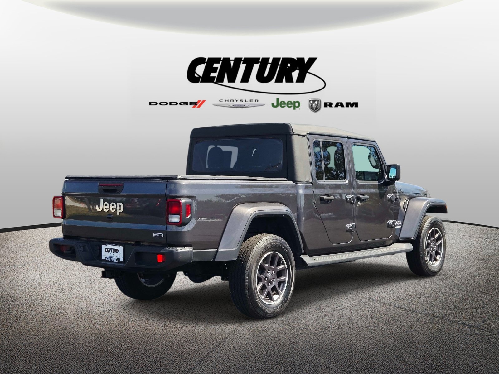 Used 2022 Jeep Gladiator Overland w/ Trailer Tow Package AWD/4WD image 4
