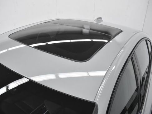 Used 2025 Volvo S60 B5 Core image 7