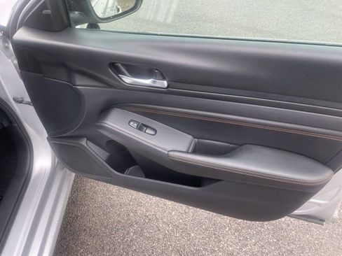 Used 2019 Nissan Altima 2.5 SR FWD image 41