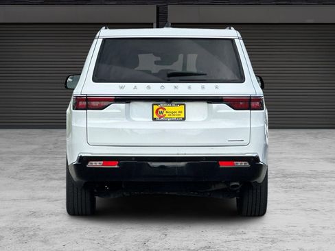 Used 2024 Jeep Wagoneer L Series II w/ Flexible Seating Group image 5