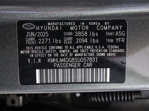 Used 2025 Hyundai Elantra Sport FWD image 28