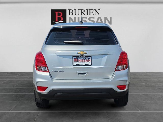Used 2017 Chevrolet Trax LS AWD/4WD image 4