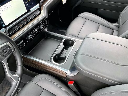 Used 2024 Chevrolet Silverado 2500 LT w/ All Star Edition image 15