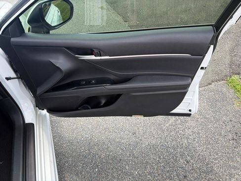 Used 2018 Toyota Camry XSE FWD image 30