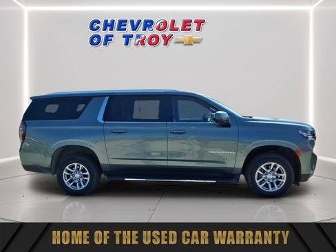 Used 2023 Chevrolet Suburban LT w/ Luxury Package AWD/4WD image 10