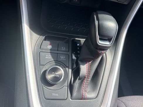 Used 2023 Toyota RAV4 SE w/ Weather & Moonroof Package image 21