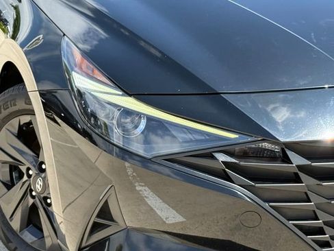 Used 2022 Hyundai Elantra Blue FWD image 3