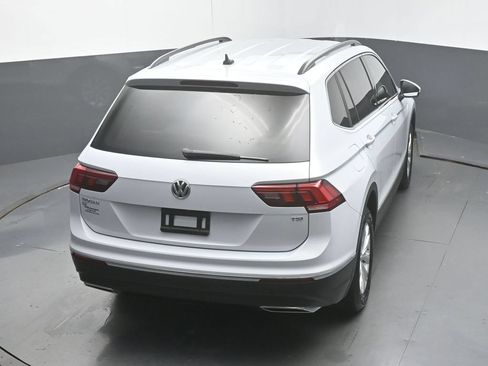 Used 2018 Volkswagen Tiguan SE FWD image 48