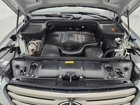 Certified 2024 Mercedes-Benz GLS 450 4MATIC image 17