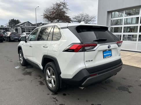 Used 2020 Toyota RAV4 Limited image 3