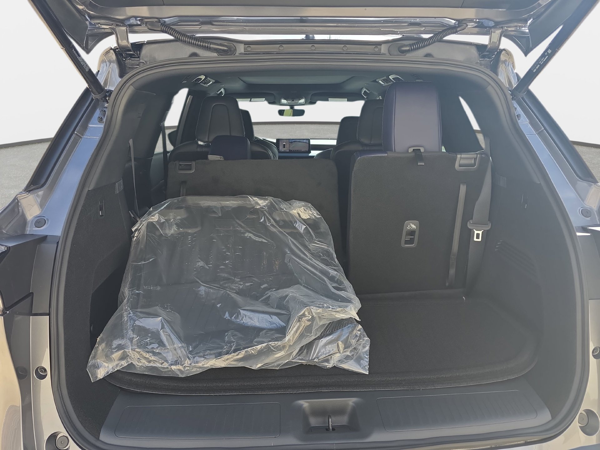 Certified 2026 INFINITI QX60 Sport w/ Dark Cargo Package AWD/4WD image 12