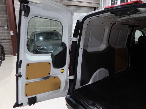 Used 2023 Ford Transit Connect XL FWD image 18