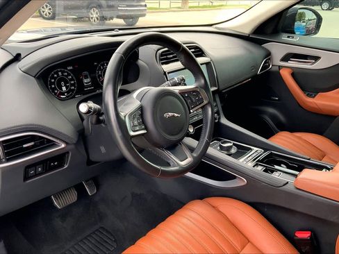 Used 2019 Jaguar F-PACE Portfolio image 17