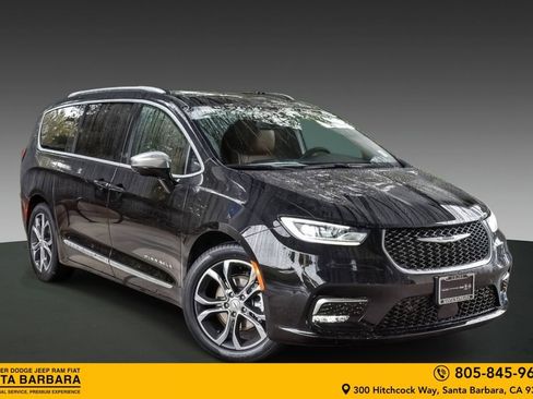 New 2026 Chrysler Pacifica Pinnacle w/ Trailer Tow Group FWD image 1