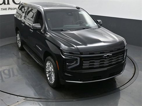 New 2026 Chevrolet Suburban High Country image 21