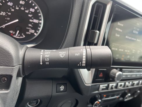 Used 2025 Nissan Frontier SV RWD image 23