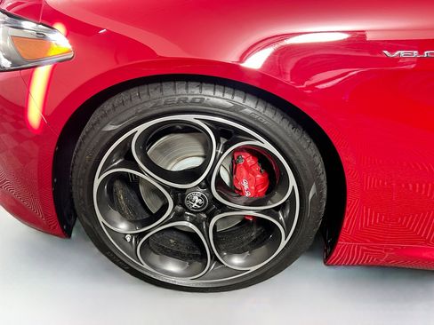 Used 2022 Alfa Romeo Giulia Veloce image 13