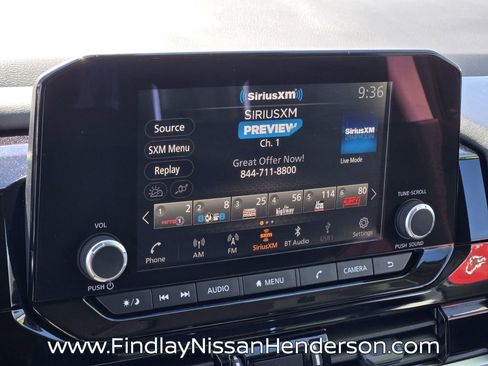Used 2024 Nissan Pathfinder SV FWD image 27