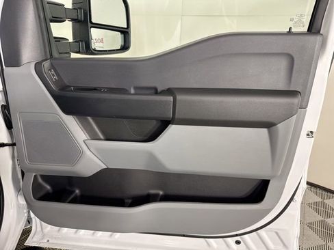 New 2026 Ford F250 XL w/ XL Chrome Package image 23