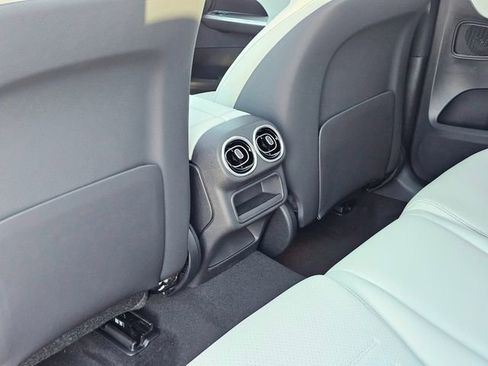 New 2026 Mercedes-Benz GLC 300 4MATIC image 23