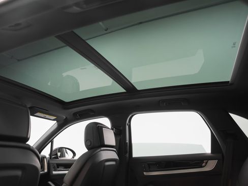 New 2026 Porsche Cayenne S image 46