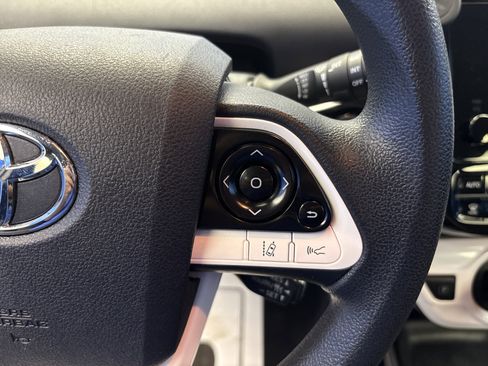 Used 2017 Toyota Prius Two FWD image 15