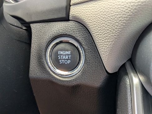 Used 2019 Toyota RAV4 XLE FWD image 30