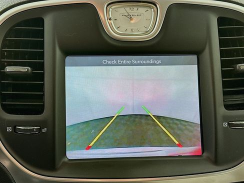 Used 2016 Chrysler 300 Limited RWD image 22