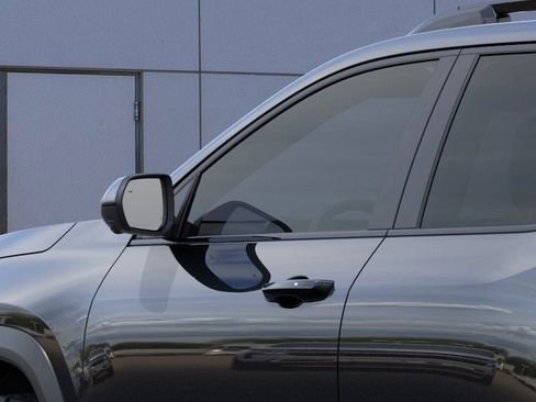 New 2026 Chevrolet Equinox ACTIV w/ Convenience Package III AWD/4WD image 40