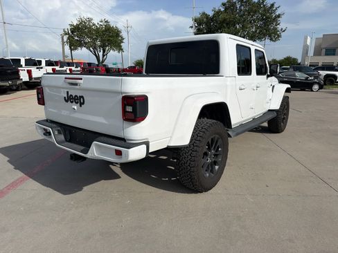 Used 2023 Jeep Gladiator Overland AWD/4WD image 3