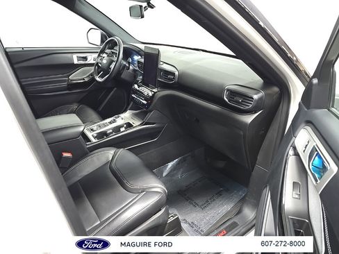 Used 2022 Ford Explorer ST w/ ST Street Pack image 19