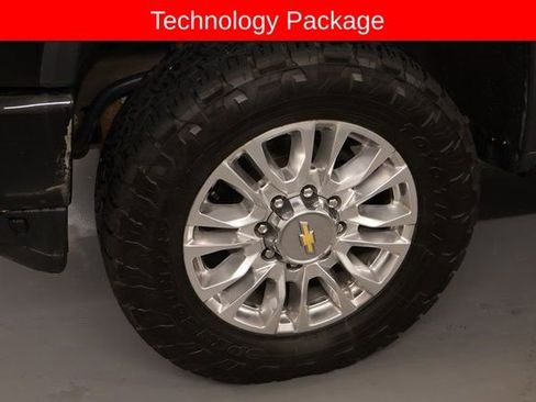 Used 2023 Chevrolet Silverado 2500 High Country w/ Z71 Off-Road Package image 9