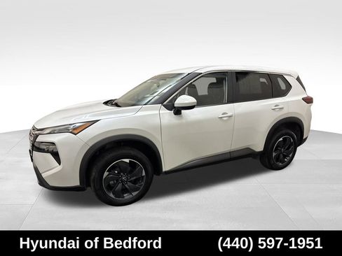 Used 2024 Nissan Rogue SV AWD/4WD image 9