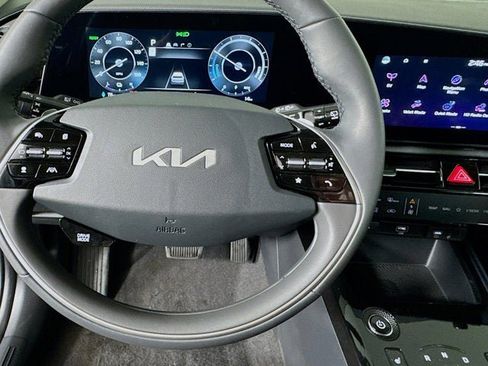 New 2026 Kia Niro Wind FWD image 15