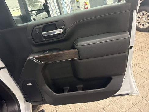 Used 2023 GMC Sierra 3500 Denali image 12