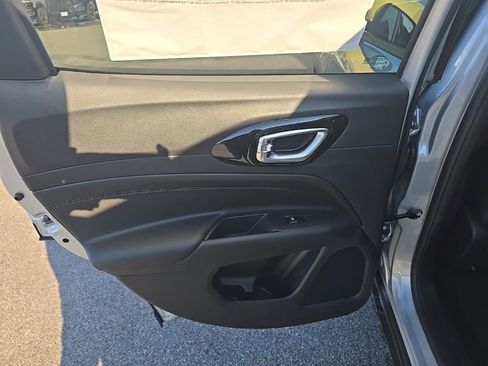 New 2026 Jeep Compass Limited image 15