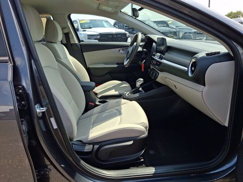 Used 2023 Kia Forte LXS w/ LXS Technology Package FWD image 13