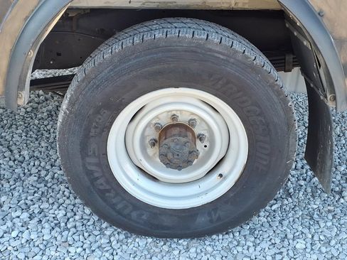 Used 2023 Ford E-350 and Econoline 350 Super Duty w/ Power Windows & Locks Group RWD image 15