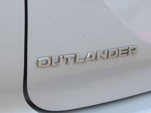 Used 2024 Mitsubishi Outlander SE AWD/4WD image 13