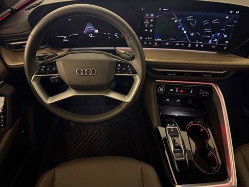 Used 2025 Audi Q5 Premium w/ Convenience Package AWD/4WD image 28